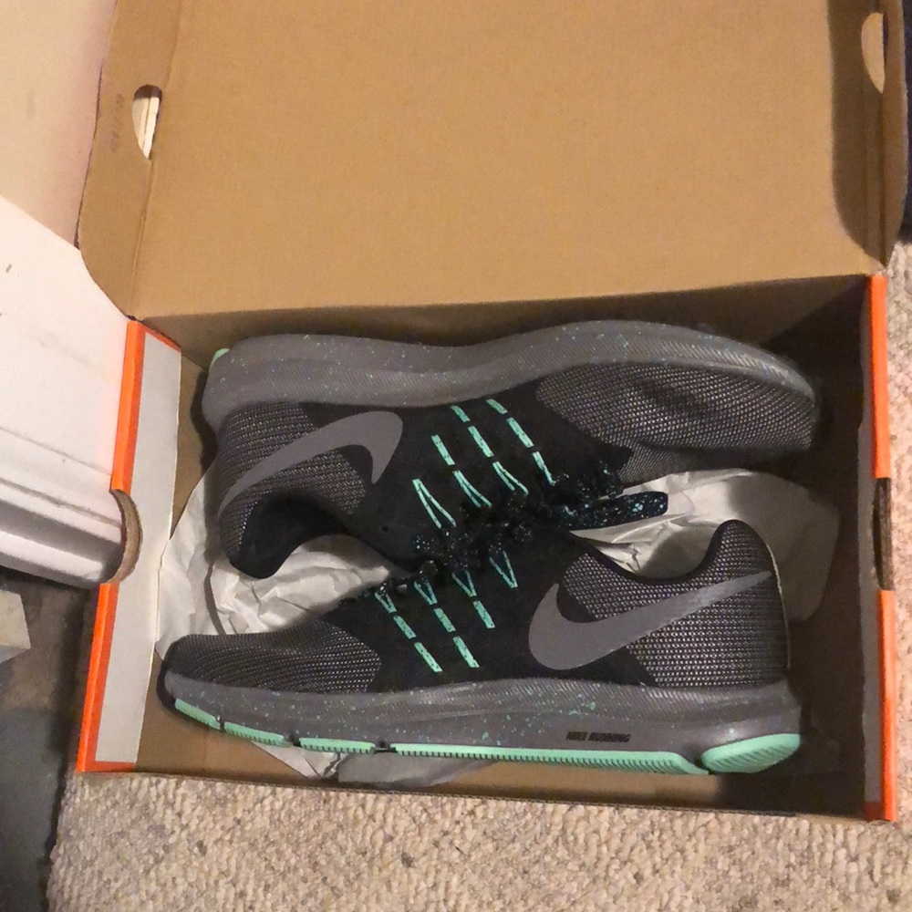 Women’s Nike Run Swift SE
